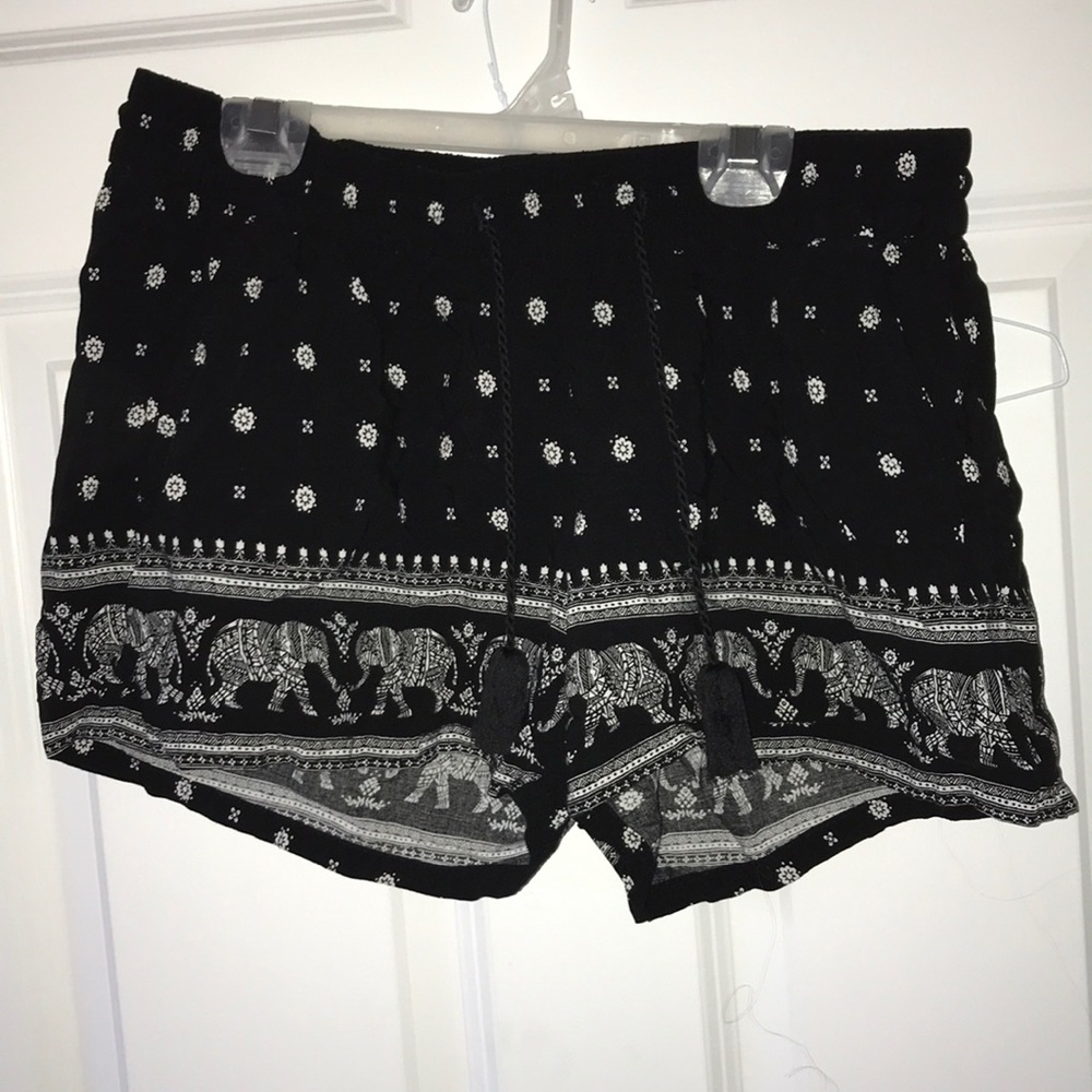 Soft Shorts With black and white print